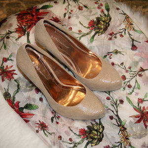 BCBGeneration Platform Pumps